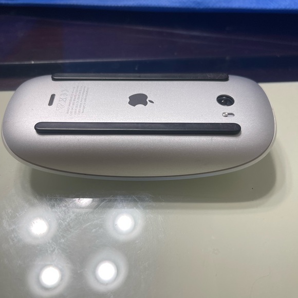 Apple Magic Mouse - Picture 3 of 4